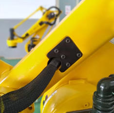 Robot arm wiring and pneumatic connection