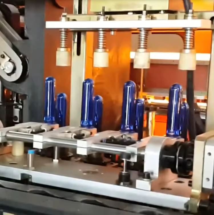 PET bottles produced by automatic bottle blowing machine