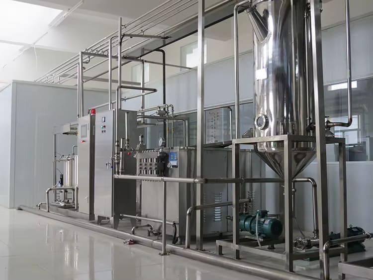 Vacuum degassing equipment and homogenizer