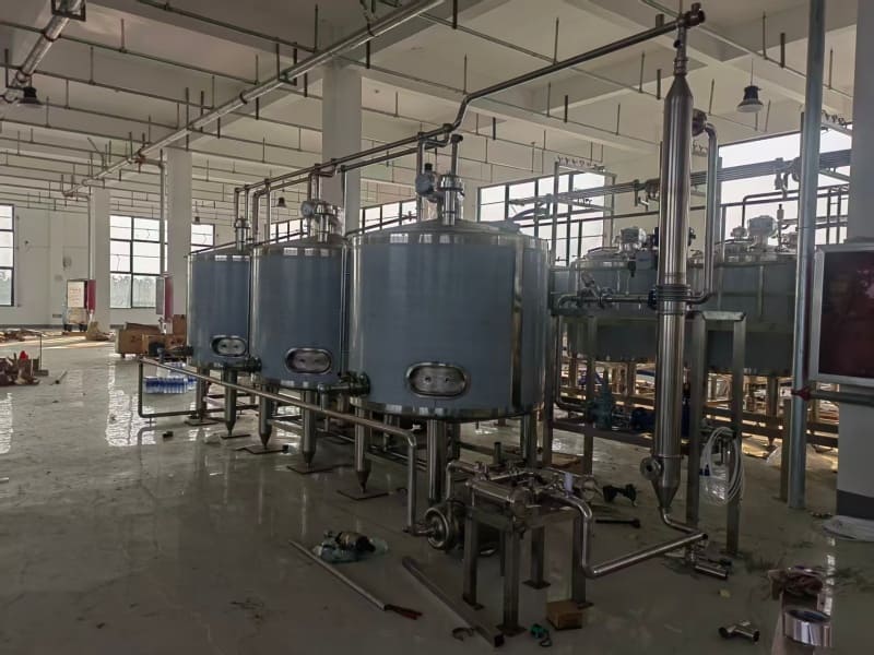 Mixing Tank 2 Jacketed stainless steel mixing tank