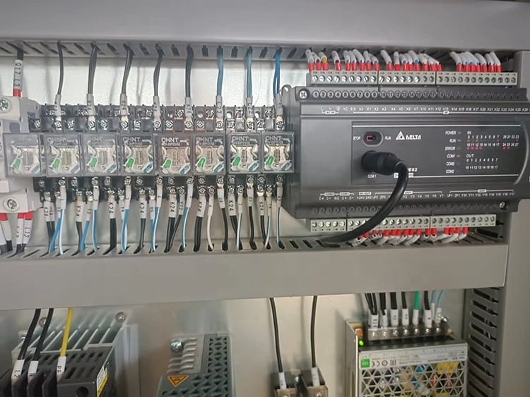 Automatic package calculation and conveyor system