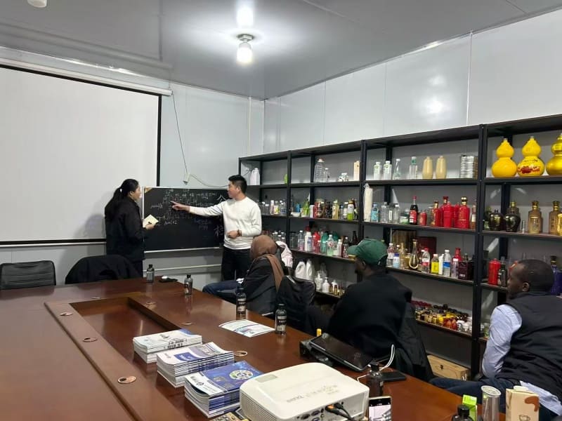 Customer Visits & Global Exhibitions 5 Customer meeting with Zhongyilong engineering team