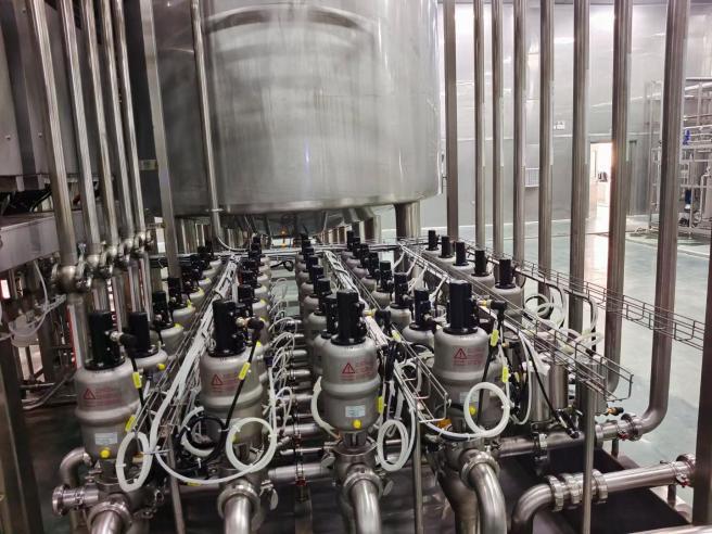 Complete aseptic beverage premixing system for beverage production