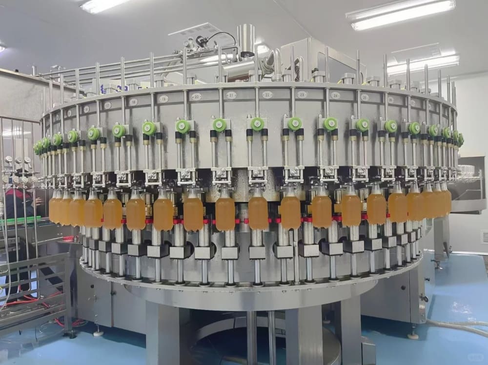 Glass bottle filling machine