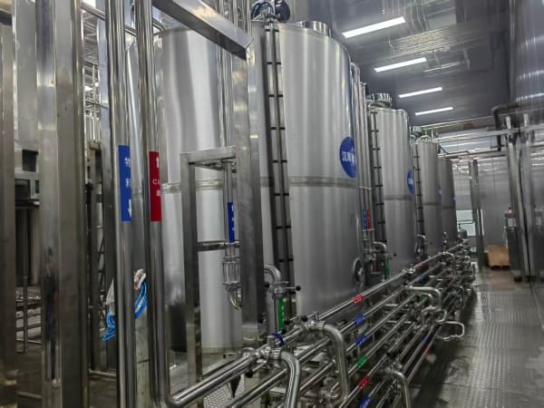 500 kg/h Mango Juice Production Line in Uganda 3 Mango juice homogenizer and thermal treatment equipment