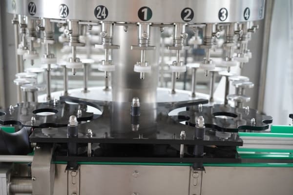 Bottle capping system detail